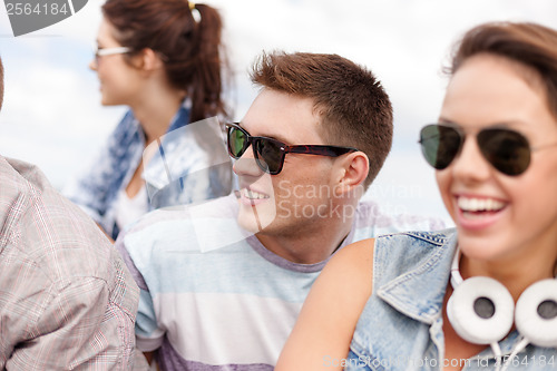 Image of group of teenagers hanging out