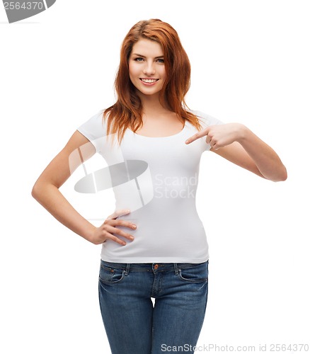 Image of smiling teenager in blank white t-shirt