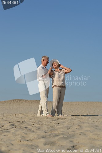 Image of elderly couple in love