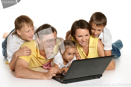 Image of Family with laptop