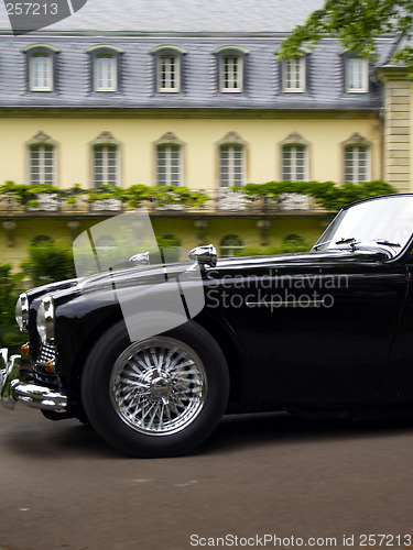 Image of classic car and architecture