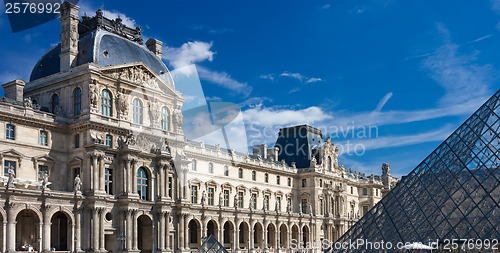 Image of Louvre museum