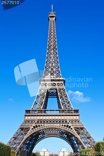 Image of Eiffel Tower in Paris