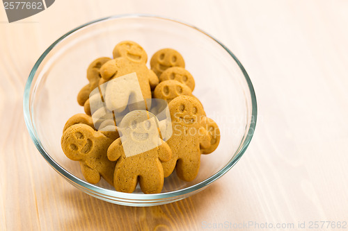 Image of Gingerbread on transparent bowl