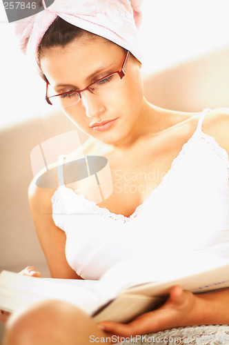 Image of Women reading a book