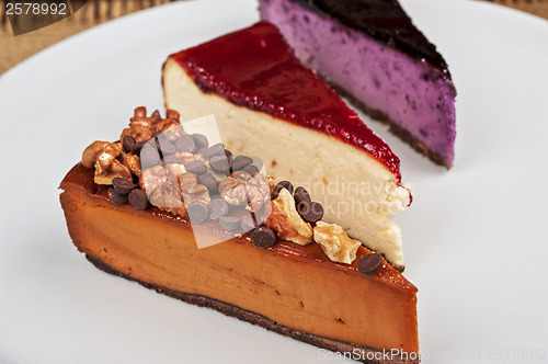 Image of cheesecake with chocolate and nuts