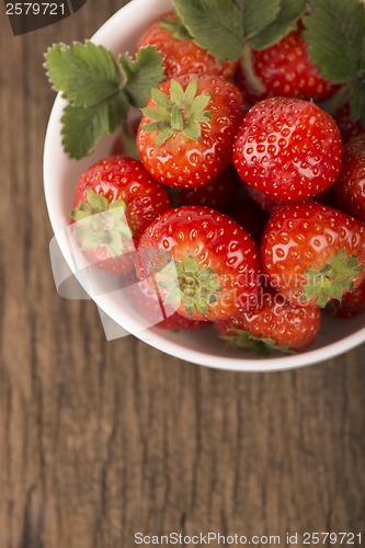 Image of bowl with strawberries