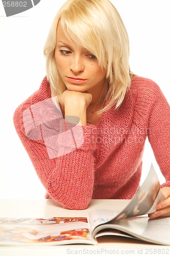 Image of Women reading a magazine