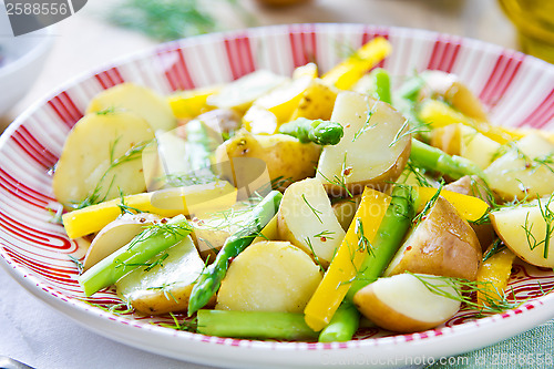 Image of Potato with Herb and Asparagus salad