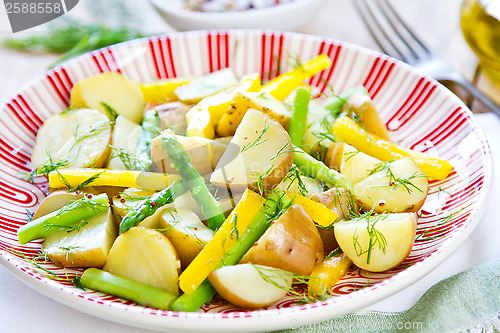 Image of Potato with Herb and Asparagus salad