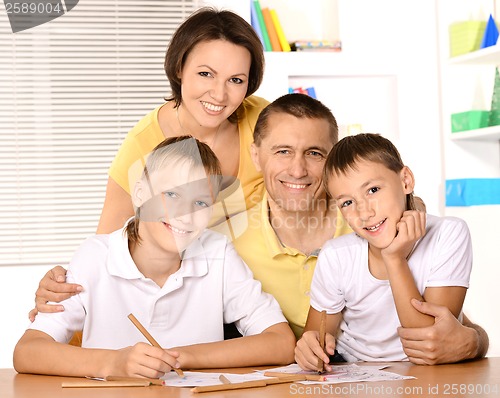 Image of Happy family drawing