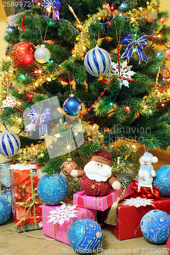 Image of Christmas tree. 