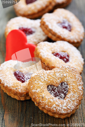 Image of Linzer cookies and red heart.
