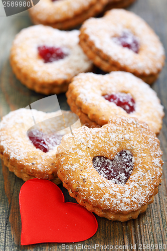 Image of Linzer Cookie and red heart.