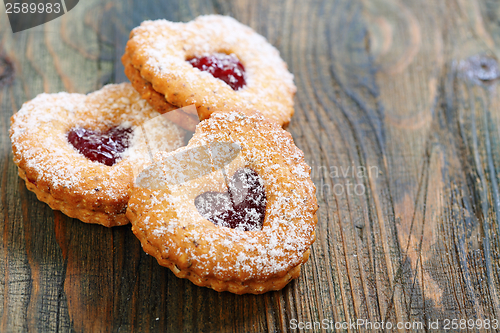 Image of Linzer Cookie close up.