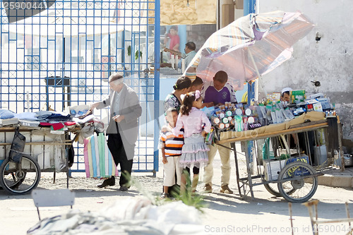 Image of Sellers on the street