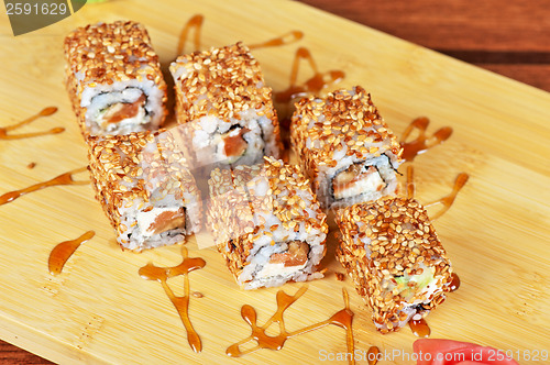 Image of sesame sushi rolls