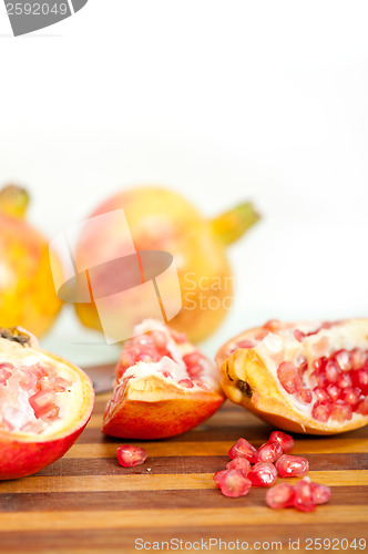 Image of pomegranate fruit 