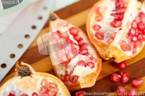 Image of pomegranate fruit 