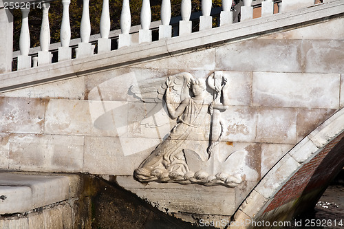 Image of bas-relief of Rialto bridge in Venice