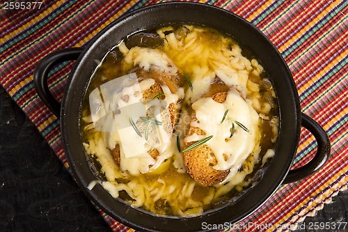 Image of French onion soup with ingredients