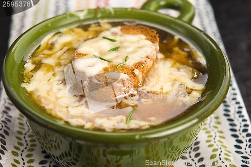 Image of French onion soup with ingredients