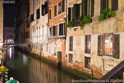 Image of Venice at night