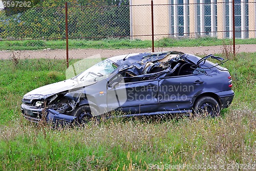 Image of Destroyed car in accident