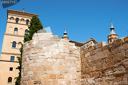 Image of La Zuda Tower and roman walls in Zaragoza