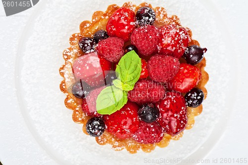 Image of Cake with fresh berries