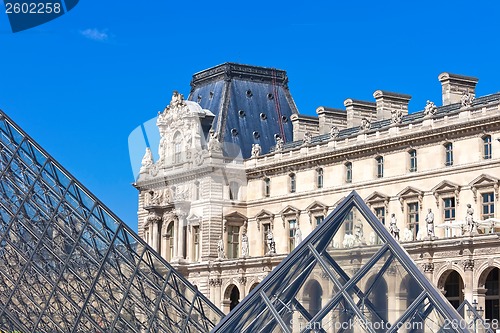 Image of Louvre museum