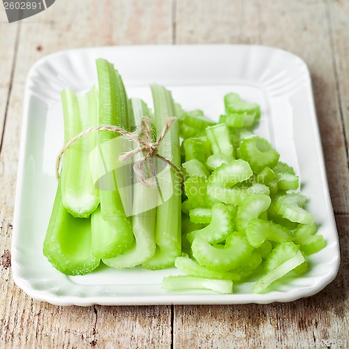 Image of bundle of fresh green celery stems