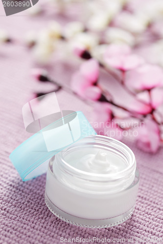 Image of facial cream