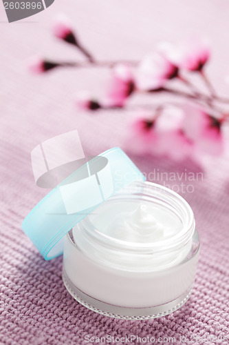 Image of facial cream