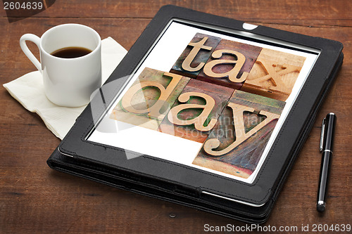 Image of tax day reminder on digital tablet