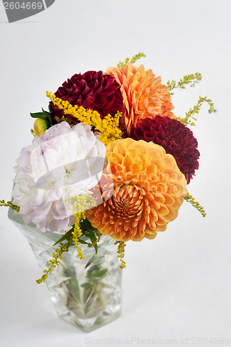 Image of Bouquet of dahlias in vase