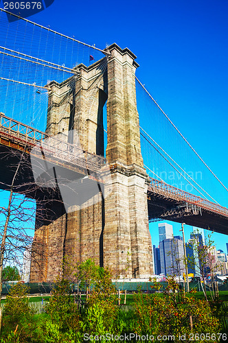 Image of Brooklyn bridge in New York City