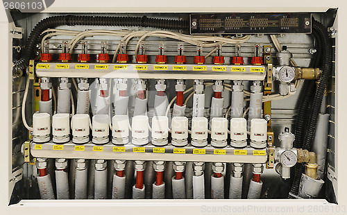 Image of Centralized heating and air conditioning system