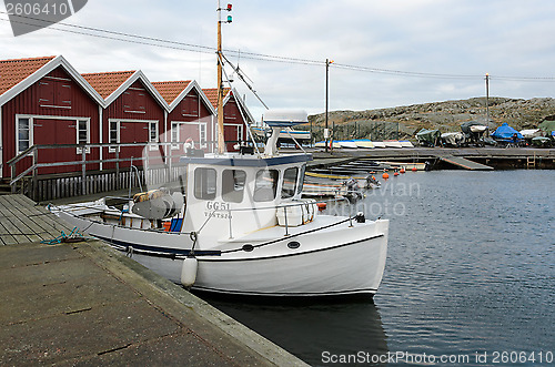 Image of small fishing boat