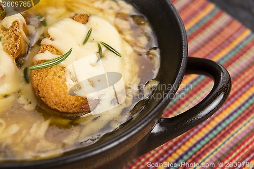 Image of French onion soup with ingredients