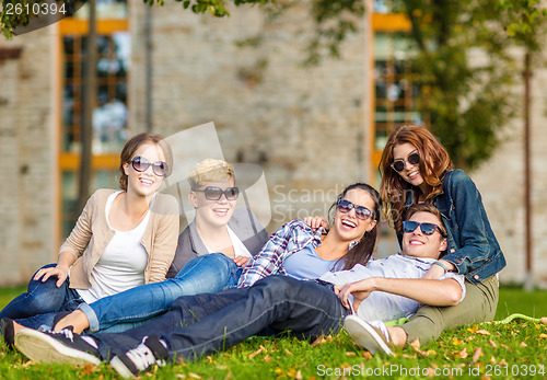 Image of group of students or teenagers hanging out