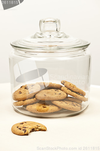 Image of Chocolate chip cookies in jar