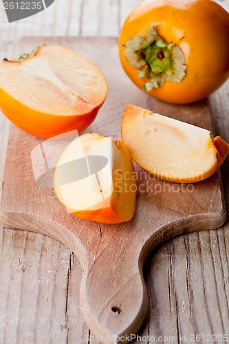 Image of ripe persimmons