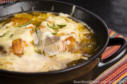 Image of French onion soup with ingredients