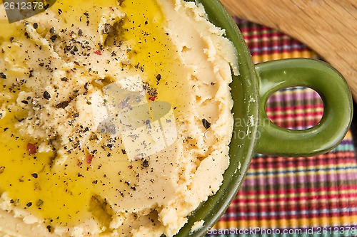 Image of A bowl of creamy hummus