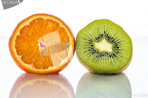 Image of cut kiwi and orange