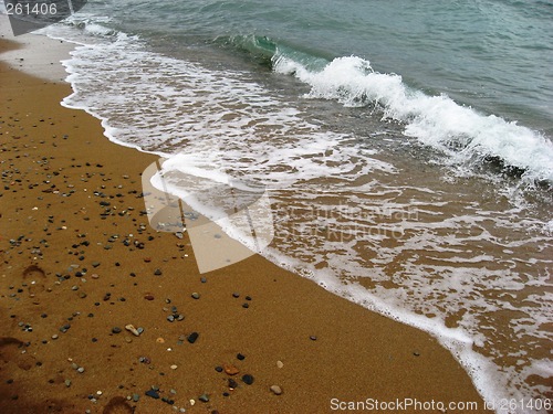 Image of Waves hitting the beach