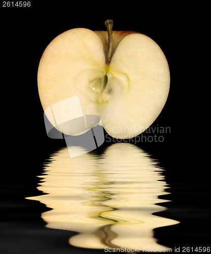 Image of halved apple