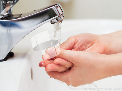 Image of Washing hands 