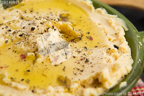 Image of A bowl of creamy hummus